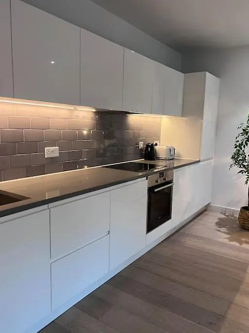 Lovely 2 Bed In Royal Wharf London 0*,  United Kingdom