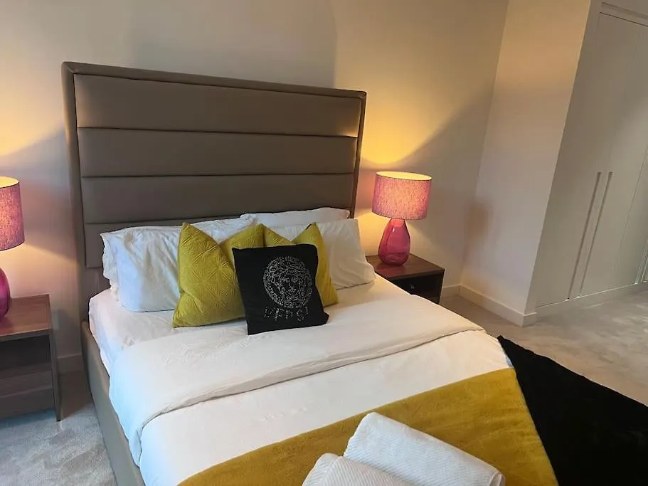 Lovely 2 Bed In Royal Wharf London
